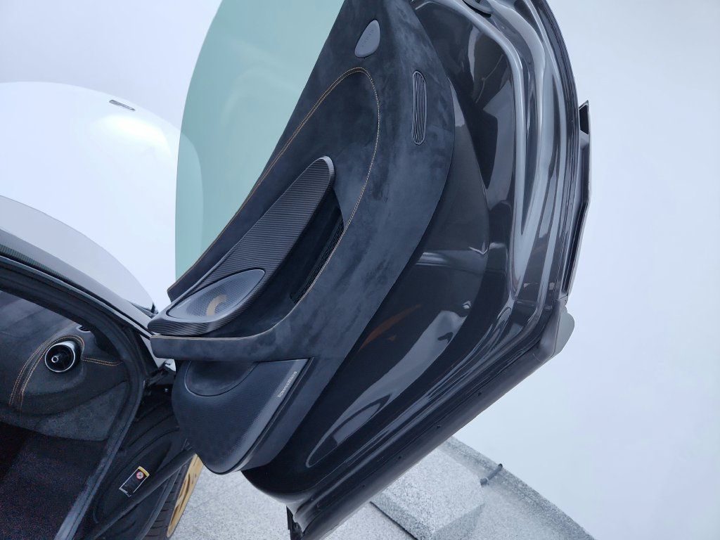 Used 2019 McLaren 600LT RWD image 20