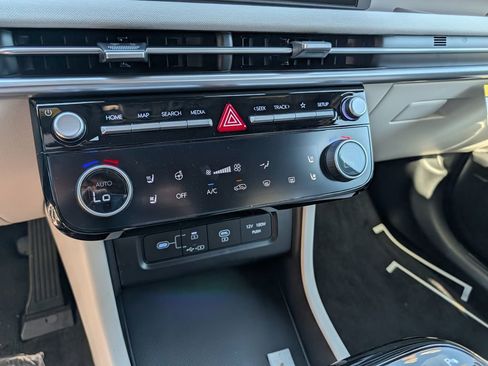 New 2025 Hyundai Tucson Limited image 11