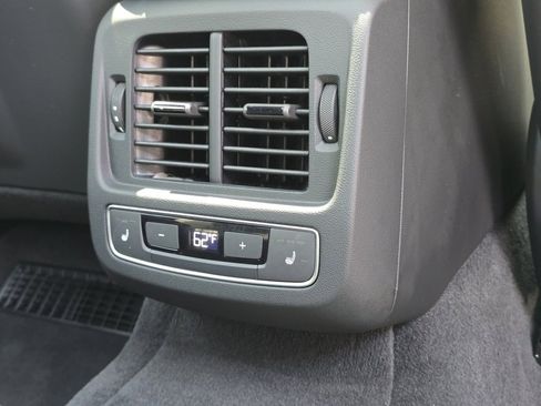 Used 2023 Audi e-tron GT Premium Plus w/ Performance Package image 36