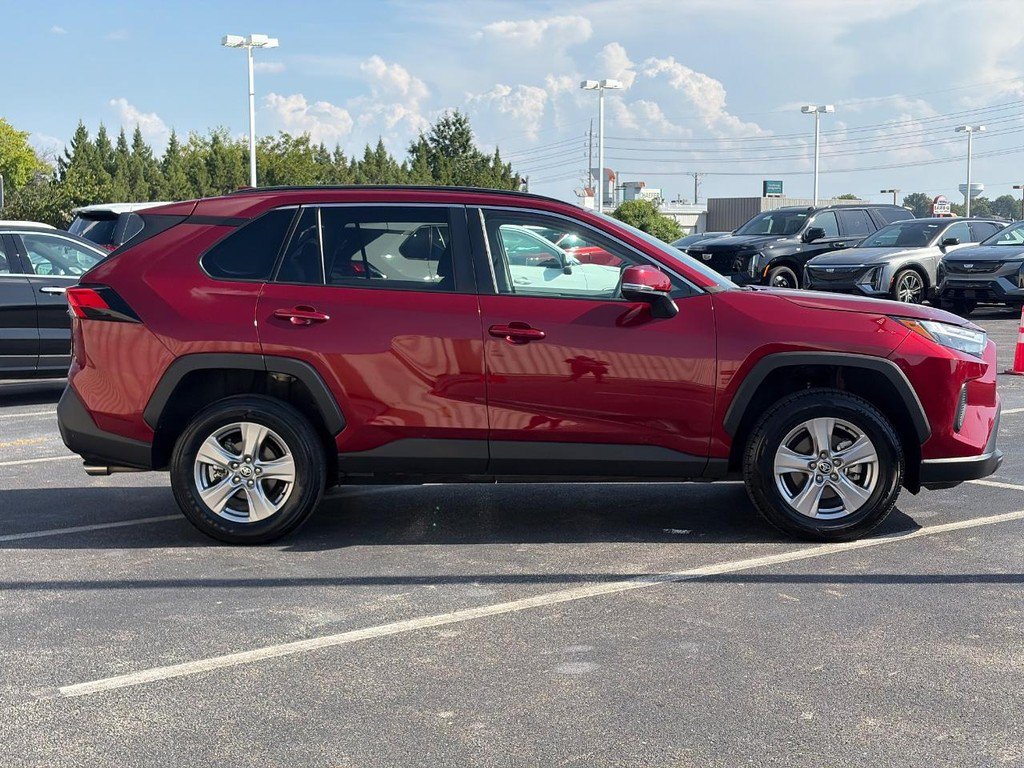 Used 2025 Toyota RAV4 XLE FWD image 2
