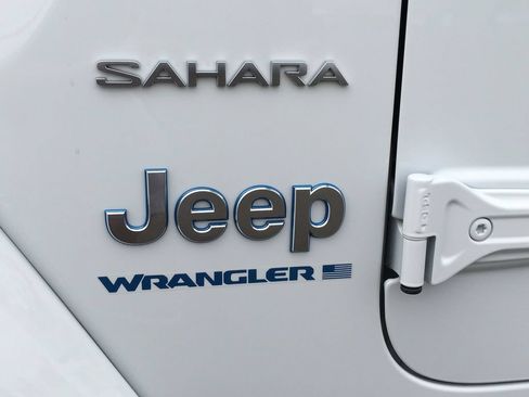 Used 2024 Jeep Wrangler Unlimited Sahara AWD/4WD image 4