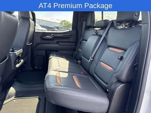 Used 2022 GMC Sierra 1500 AT4 w/ AT4 Premium Package AWD/4WD image 12