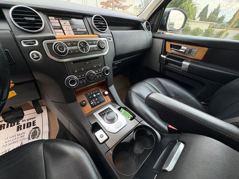 Used 2015 Land Rover LR4 HSE image 16