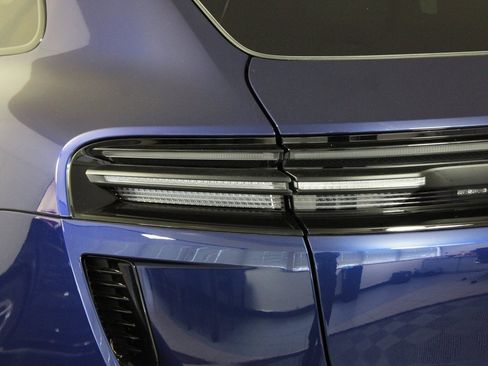 Used 2025 Porsche Macan Turbo Electric image 13