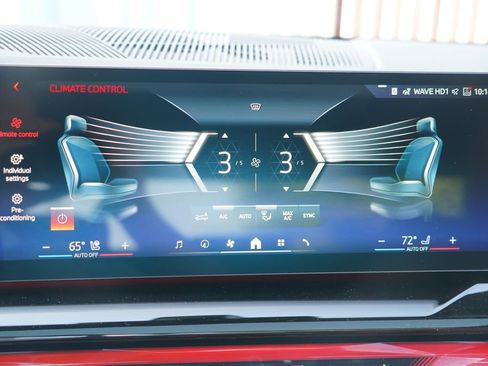 New 2026 BMW 550e xDrive w/ Premium Package image 18