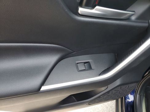 Used 2019 Toyota RAV4 XLE w/ Convenience Package image 16