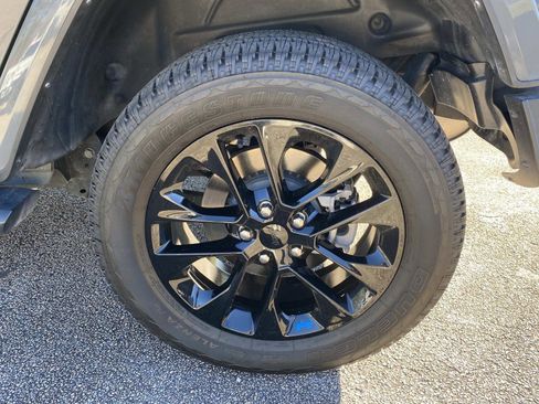 Used 2023 Jeep Wrangler Sahara w/ Cold Weather Group image 15