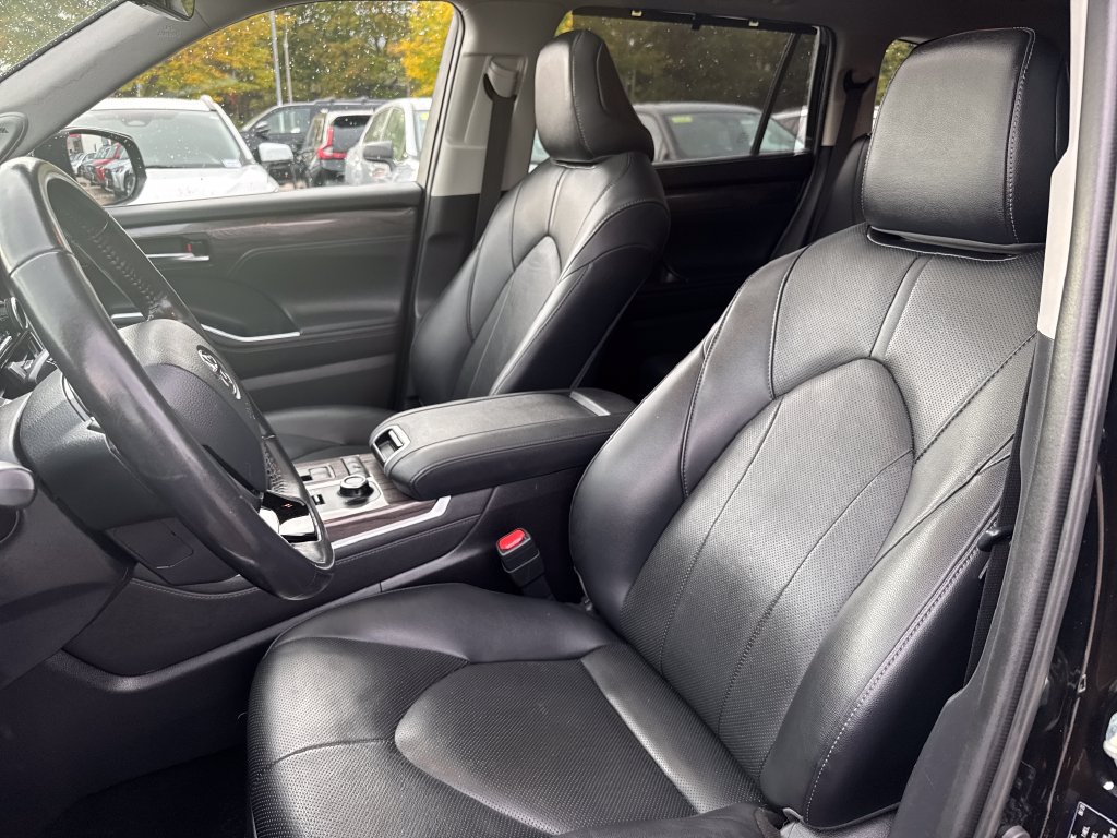 Used 2020 Toyota Highlander Limited AWD/4WD image 14