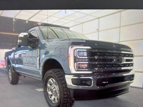 Used 2023 Ford F250 Lariat w/ Lariat Ultimate Package AWD/4WD image 5