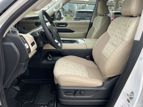 New 2026 Nissan Armada Platinum image 13