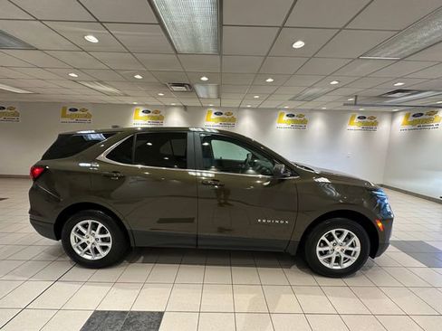 Used 2024 Chevrolet Equinox LT AWD/4WD image 3
