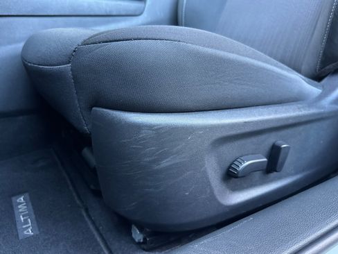 Used 2025 Nissan Altima 2.5 SV image 13