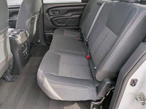 Used 2019 Nissan Titan SV w/ SV Convenience Package image 19