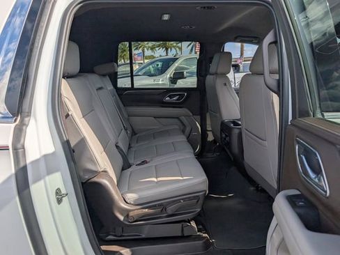 Used 2023 Chevrolet Suburban LT image 18