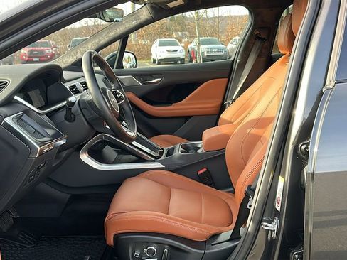 Used 2024 Jaguar I-PACE R-Dynamic HSE image 9
