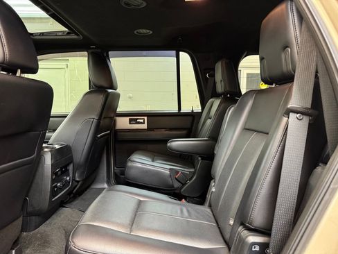 Used 2017 Ford Expedition Limited w/ Equipment Group 301A AWD/4WD image 20