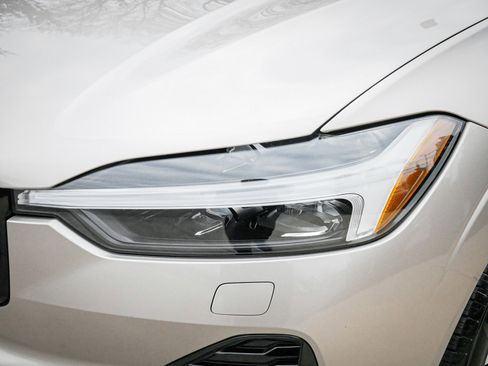 Used 2024 Volvo XC60 B5 Core image 6