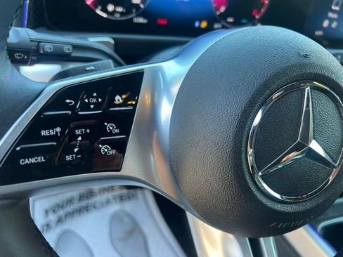 Used 2025 Mercedes-Benz GLB 250 4MATIC image 30