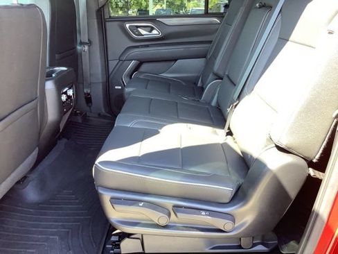 Used 2022 GMC Yukon XL SLT w/ SLT Premium Package AWD/4WD image 12