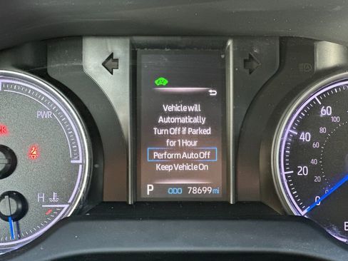 Used 2021 Toyota Venza LE image 27