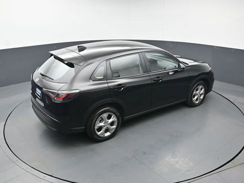 Certified 2025 Honda HR-V LX image 36