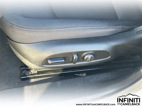 Used 2023 Chevrolet Malibu LT image 20