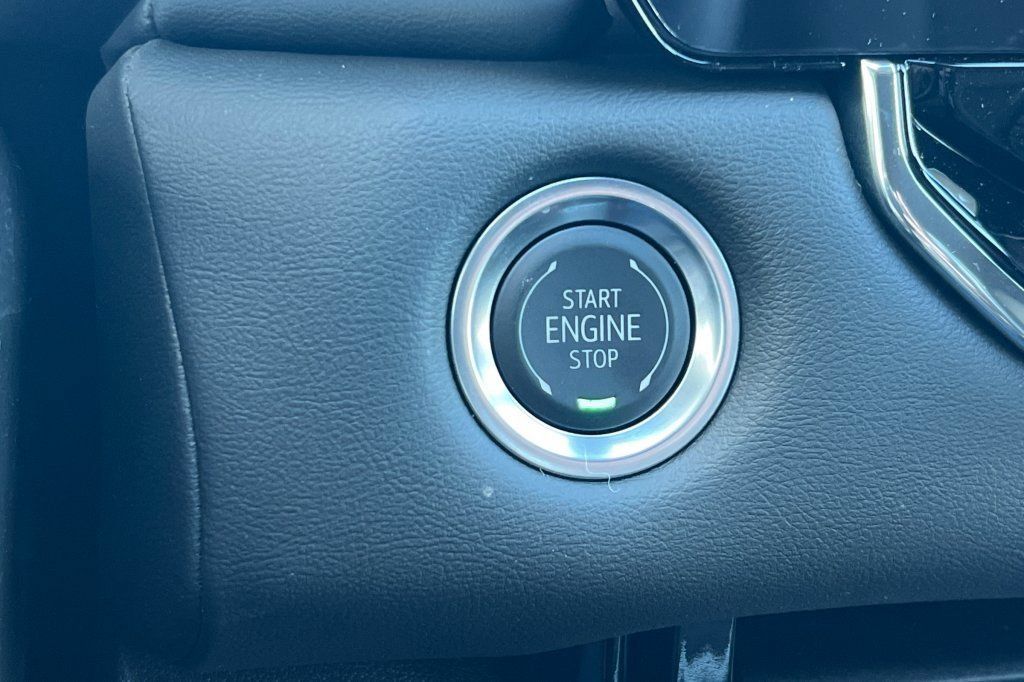 New 2025 GMC Canyon Elevation w/ Convenience Package RWD image 19