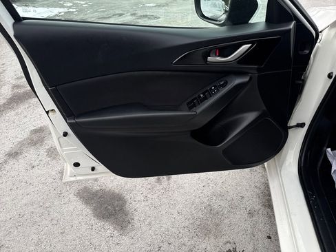 Used 2015 MAZDA MAZDA3 i Sport image 22