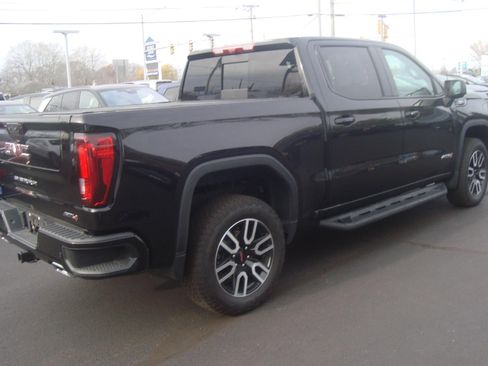 Used 2025 GMC Sierra 1500 AT4 w/ AT4 Premium Package image 4