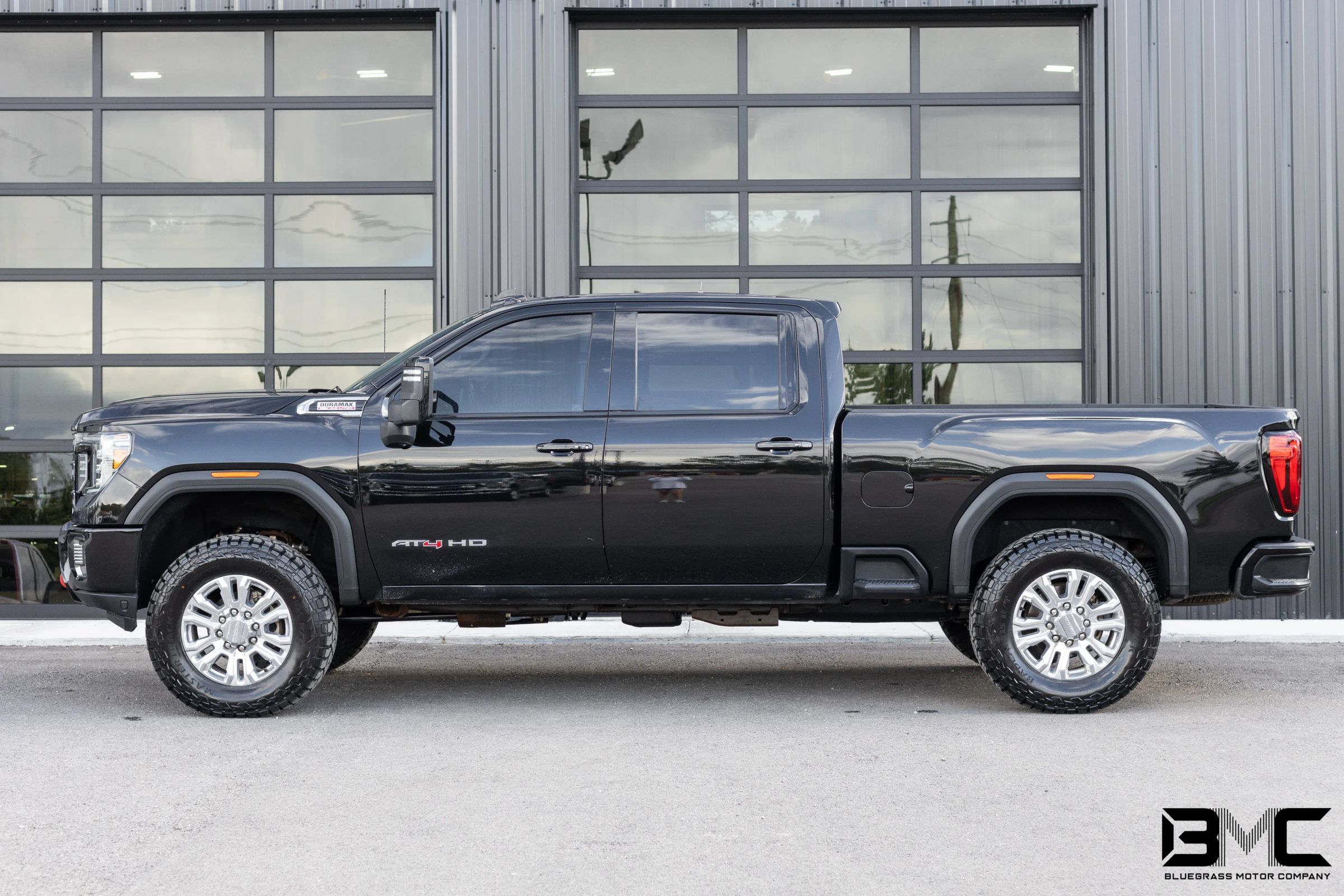 Used 2021 GMC Sierra 2500 AT4 w/ AT4 Preferred Package AWD/4WD image 4
