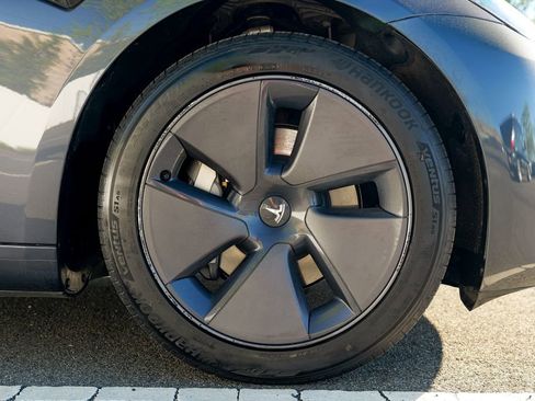 Used 2023 Tesla Model 3 Standard Range RWD image 10