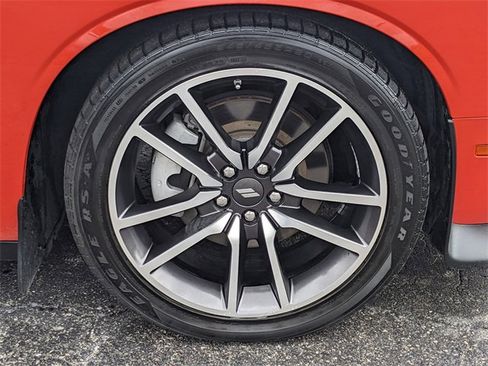 Certified 2022 Dodge Challenger R/T w/ Plus Package image 9