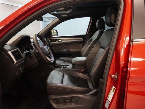 Used 2021 Volkswagen Atlas Cross Sport SE w/ Panoramic Sunroof Package image 6