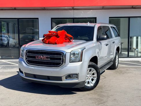Used 2018 GMC Yukon XL SLT RWD image 1