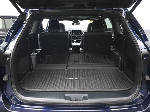 Used 2021 Toyota Highlander XSE FWD image 35