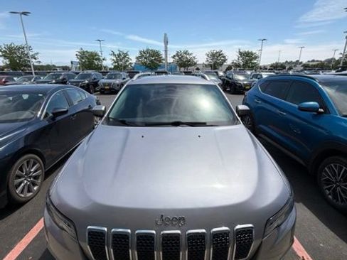 Used 2020 Jeep Cherokee Latitude w/ Cold Weather Group AWD/4WD image 4