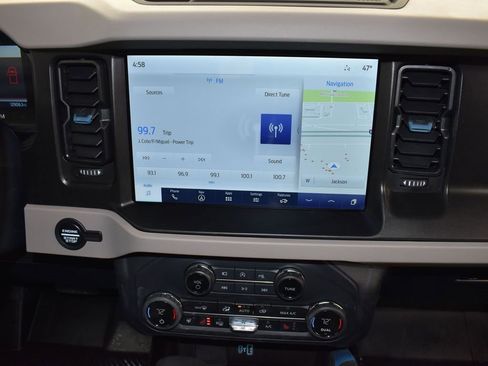 Used 2023 Ford Bronco Wildtrak image 29