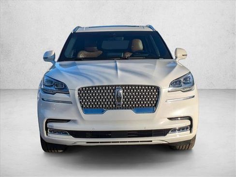 Used 2022 Lincoln Aviator Reserve w/ Equipment Group 201A image 2