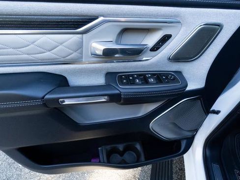 Used 2024 RAM 1500 Limited image 13