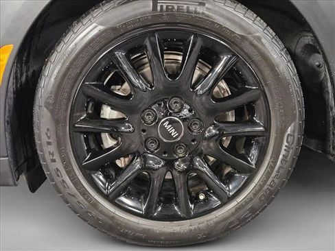 Used 2024 MINI Cooper 2-Door Hardtop w/ Signature Upholstery Package image 24