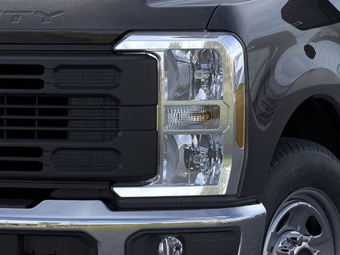 New 2026 Ford F350 XL w/ 360-Degree Camera Package RWD image 18