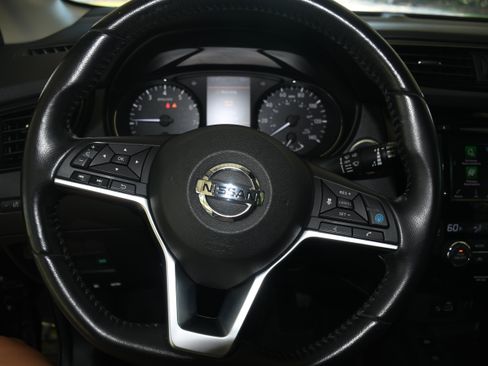 Used 2019 Nissan Rogue Sport SV w/ Technology Package FWD image 10