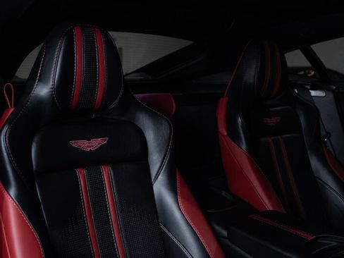 Used 2019 Aston Martin V8 Vantage Coupe RWD image 56