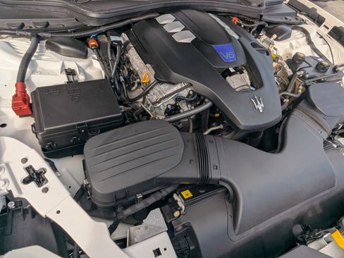 Used 2022 Maserati Ghibli Modena image 14