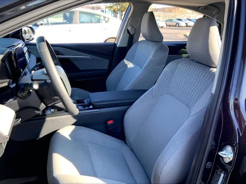 Used 2025 Toyota Camry LE w/ Convenience Package image 9