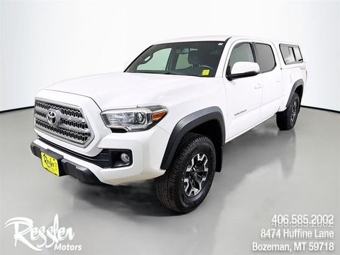 Used 2017 Toyota Tacoma TRD Off-Road image 1