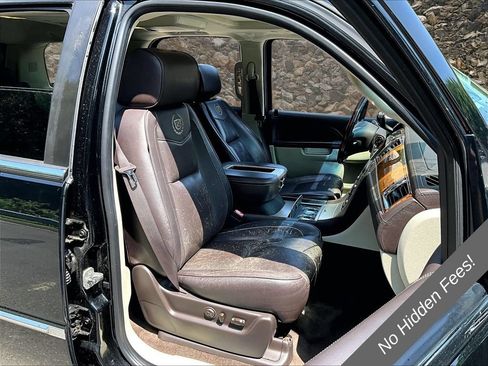 Used 2011 Cadillac Escalade Platinum AWD/4WD image 7
