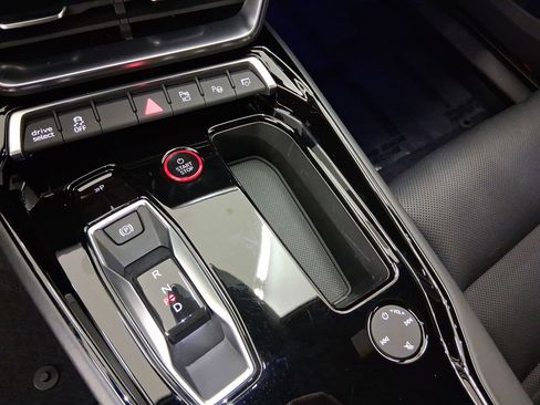 Used 2022 Audi RS e-tron GT w/ Carbon Performance Package image 15