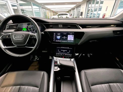 Certified 2024 Audi Q8 e-tron Premium Plus w/ Premium Plus Package image 15