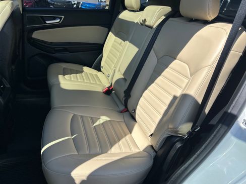 Certified 2022 Ford Edge SEL w/ Convenience Package image 9